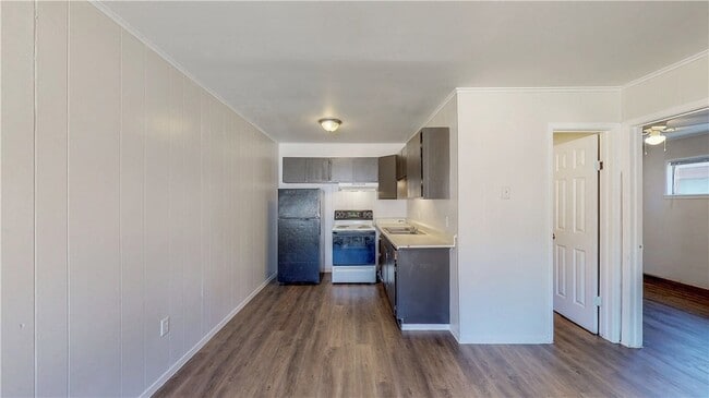 Building Photo - 206 Lynn Dr