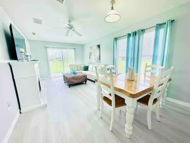 Foto del edificio - 1724 NE 8th Pl