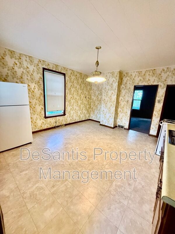 Building Photo - 101.5 W Fulton St