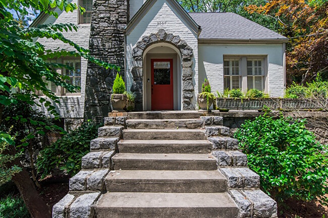Foto del edificio - 2664 Acorn Ave NE
