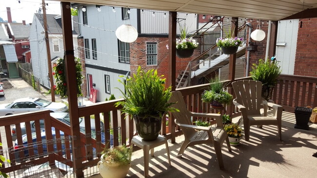 Covered Porch - 14 Cunliffe Way
