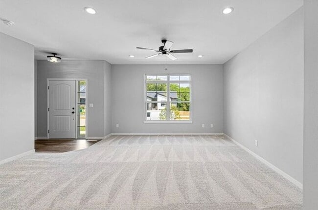 Building Photo - $2,650 | 3 Bedroom, 2.5 Bathroom Townhome | Newer Construction | No Pets | Available for August 1...