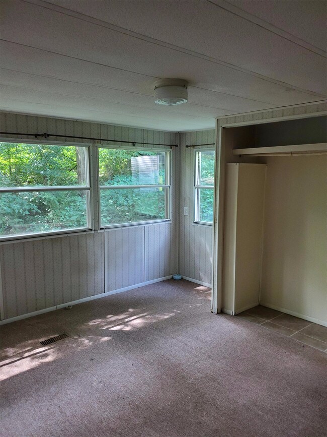 Building Photo - 8116 Township Rd 323