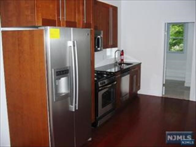 Foto del edificio - 216 Edgewater Rd