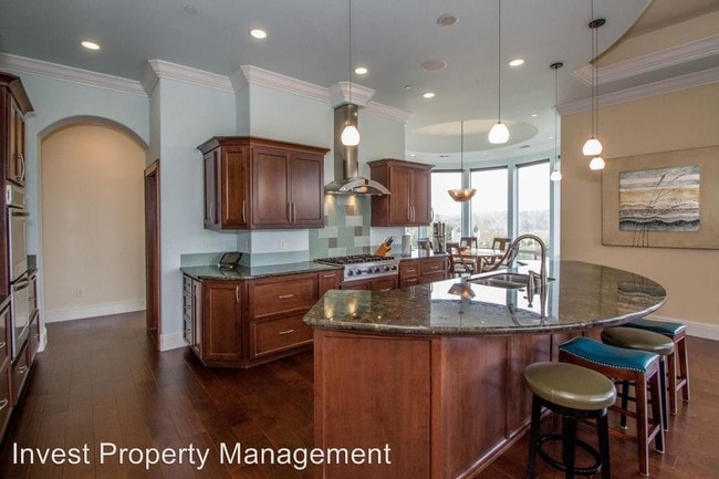 Building Photo - 4 br, 4 bath House - 650 Royal Oaks Court