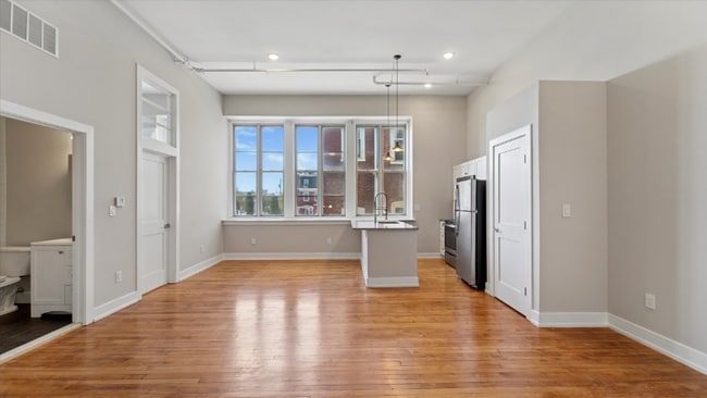 Photo - 4635 E Thompson St Apartment