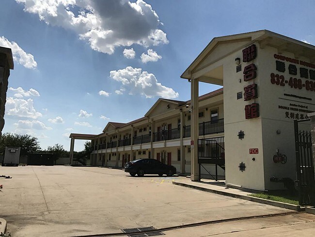 Foto del edificio - 6468 Corporate Dr