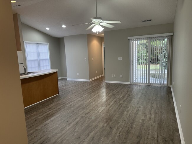 Building Photo - 3918 Elizabeth Ave