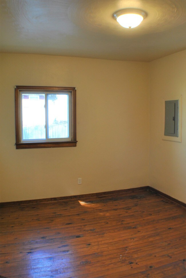 Building Photo - 204 McKeesport Rd