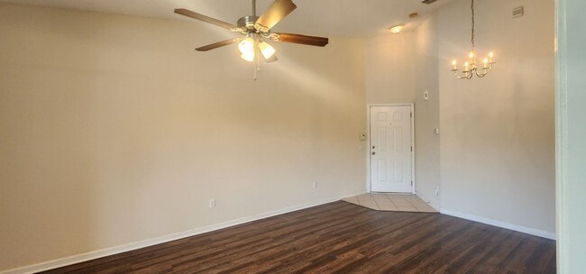 Building Photo - Willow Ridge Upstairs 2/2 Condo