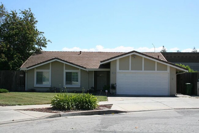 Building Photo - 45677 Parkmeadow Ct