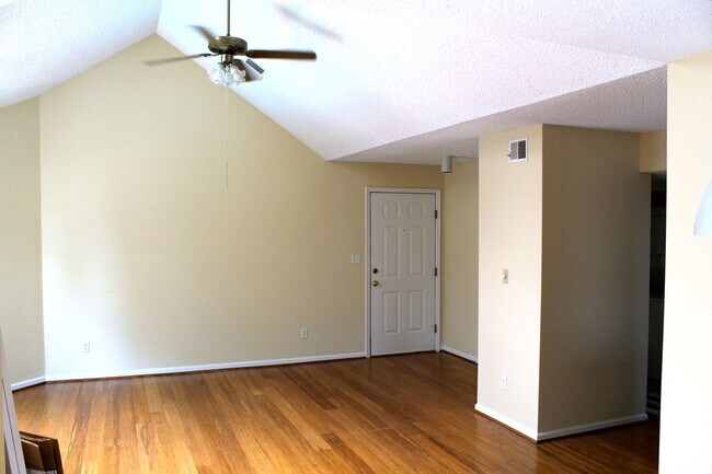 Building Photo - 24th Street - 514 - #301