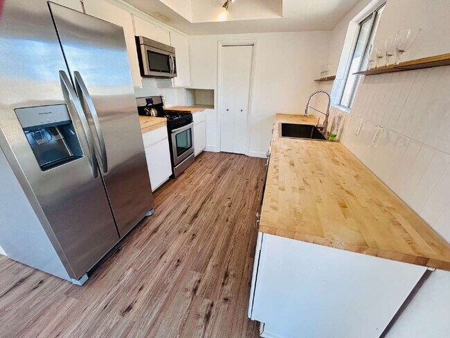 Foto del edificio - Beautiful 4 Bedroom House for rent in South Joshua Tree