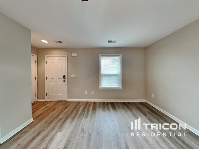Building Photo - 104 Glazed Springs Ct