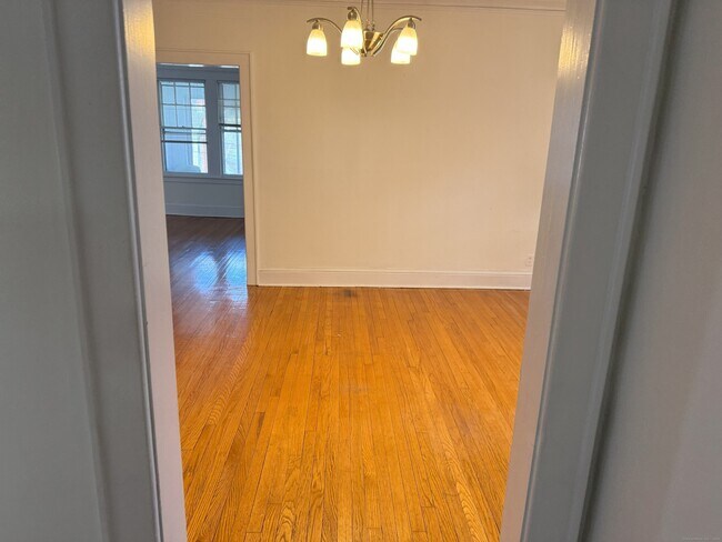 Foto del edificio - 89 Maplewood Ave