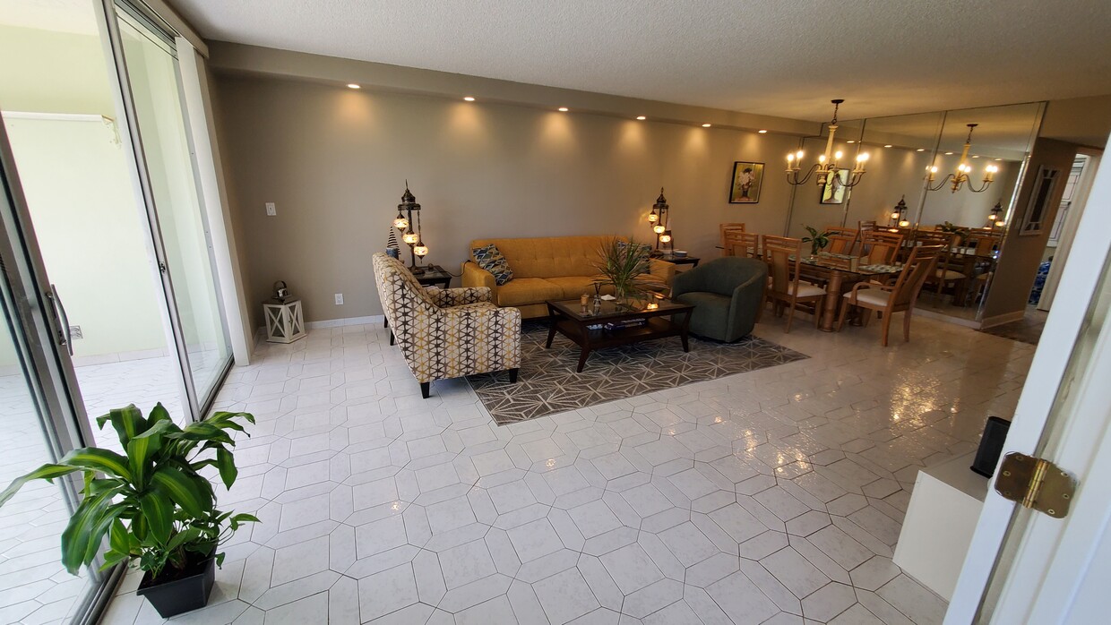 Livingroom - 3800 Oaks Clubhouse Dr
