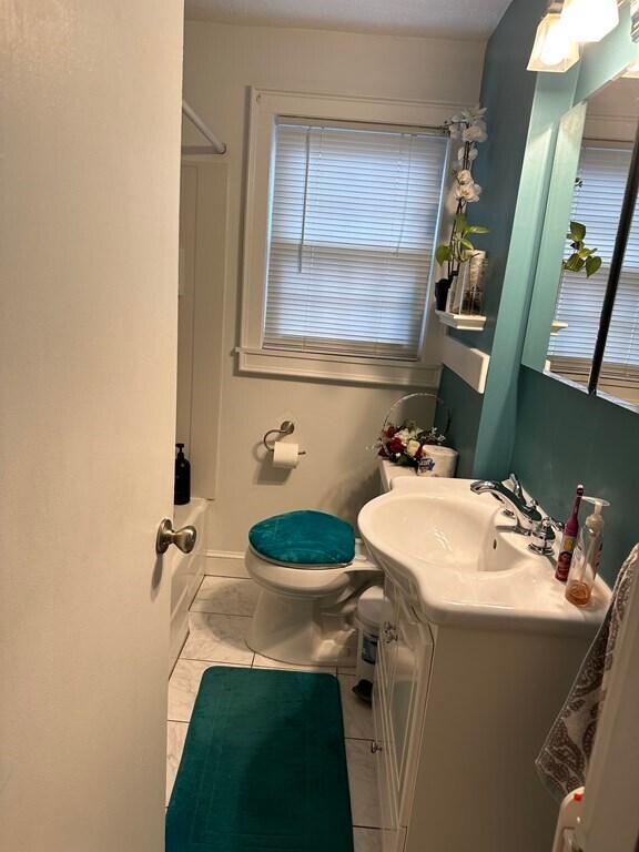 8 Austin Ct Unit F, Saugus, MA 01906 Condo for Rent in Saugus, MA