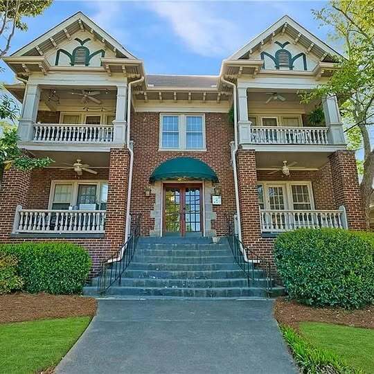 Foto del edificio - 1071 N Highland Ave NE