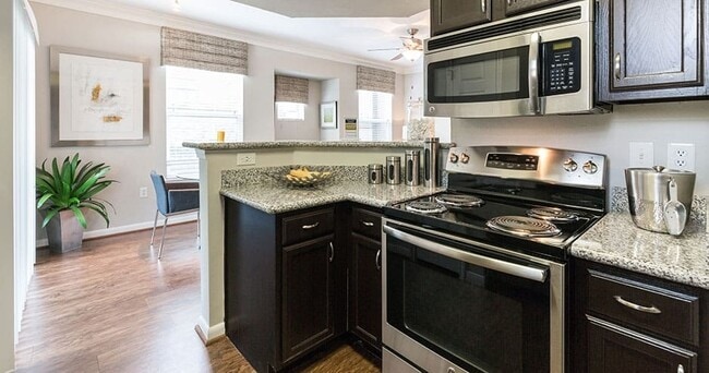 Convenient Location, Resort-Style Comfort! - Convenient Location, Resort-Style Comfort! Apartment