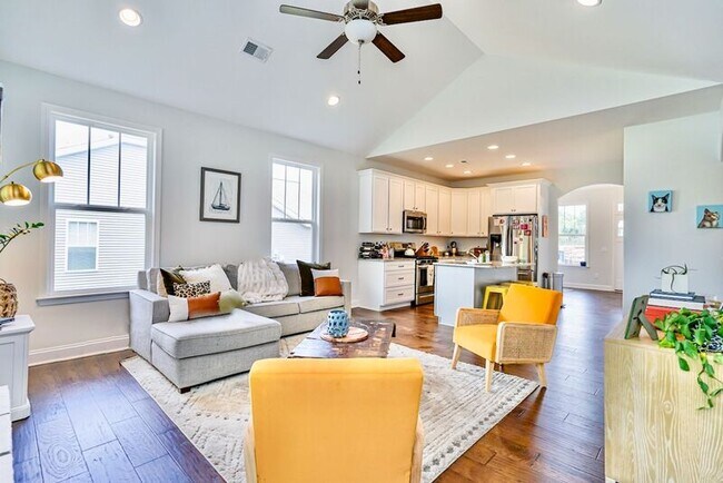 Foto del edificio - 117 Forest Ridge Way