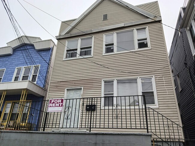 Foto del edificio - 236 Cator Ave