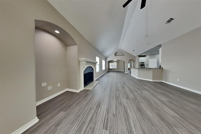 Foto del edificio - 536 Springwood Dr