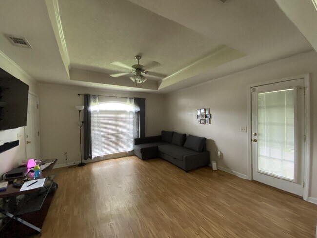 Building Photo - 2 Idus Ln