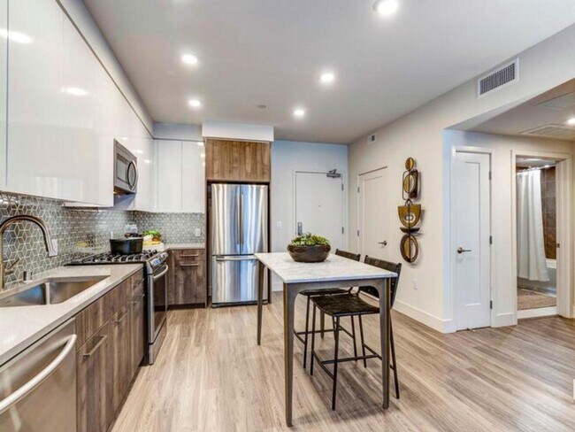 Foto del edificio - 2241 Latham St