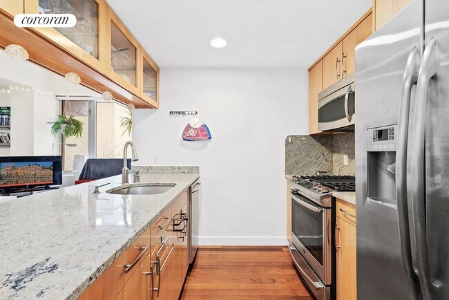 Building Photo - 161 E 110th St