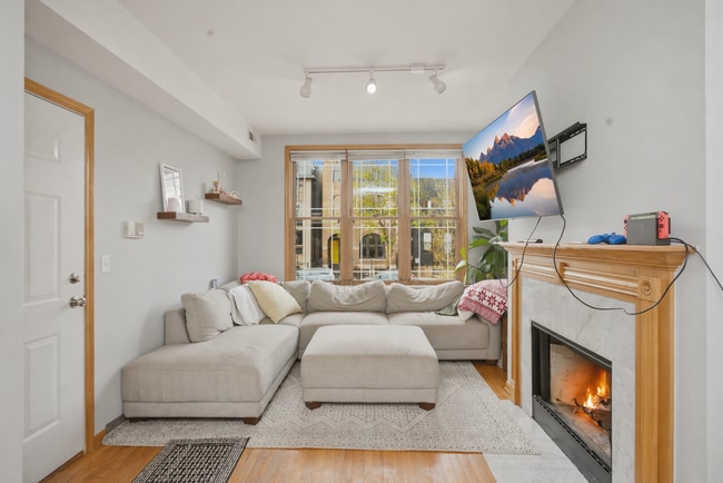 Building Photo - 2035 W Huron St