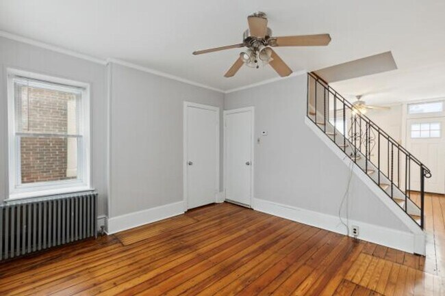 Building Photo - Beautiful 3 bedroom, 1.5 bath twin home in Conshohocken Available for Rent!