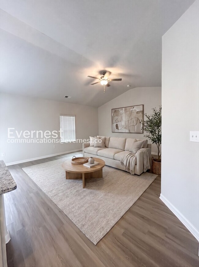 Foto del edificio - 124 Lightning Dr
