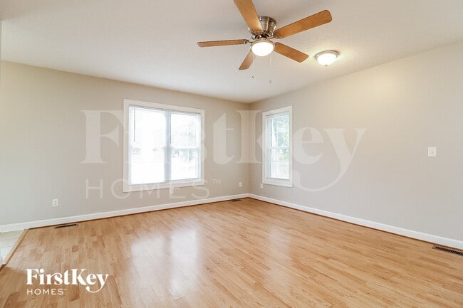 Foto del edificio - 245 B H Parrish Rd