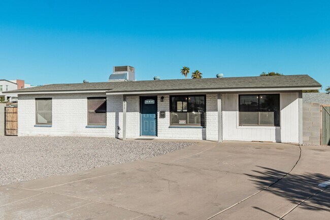 Foto del edificio - Beautiful 4 Bedroom Home Near Old Town Scottsdale & ASU