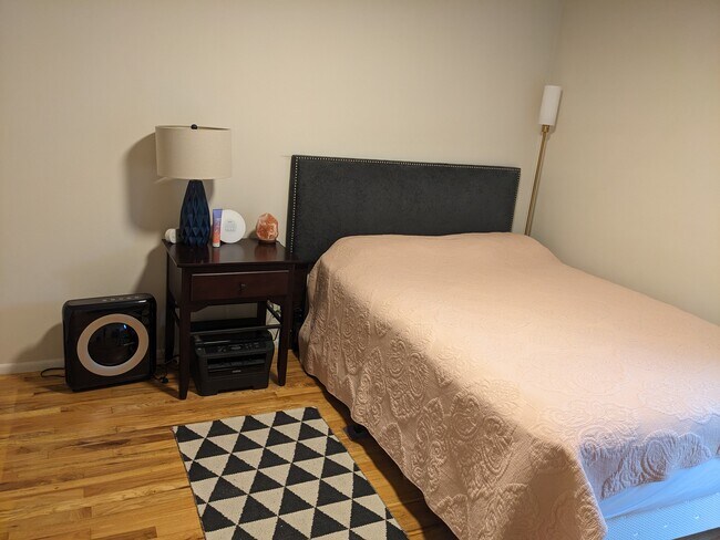 Foto del edificio - 551 Longshore Dr