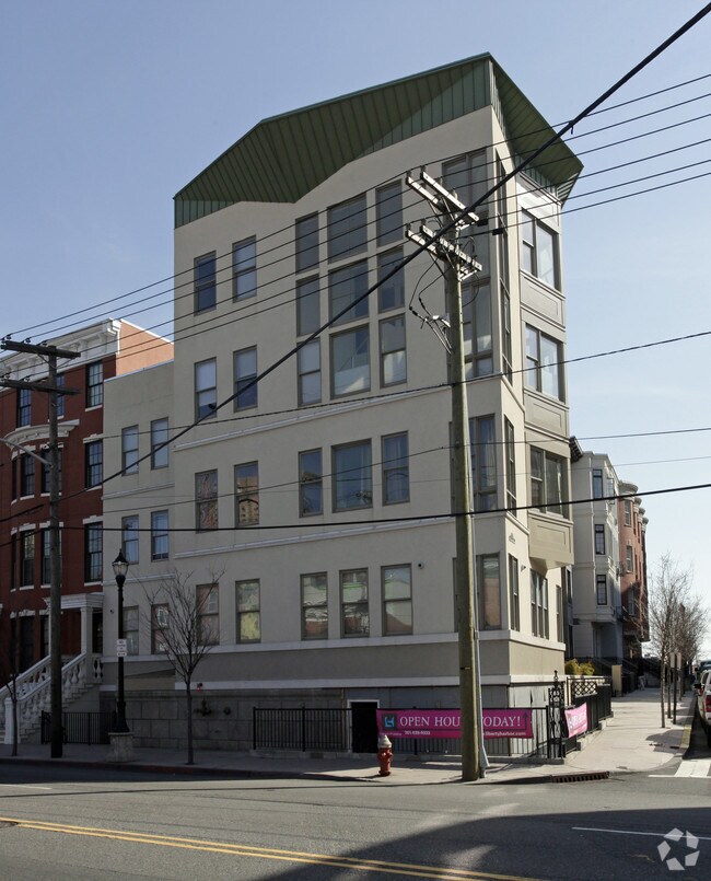 Foto principal - 275 Grand St