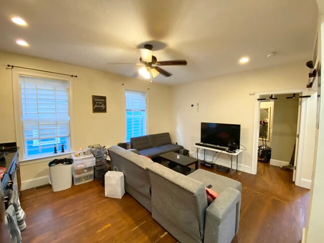 Foto del edificio - 178 Hillside St