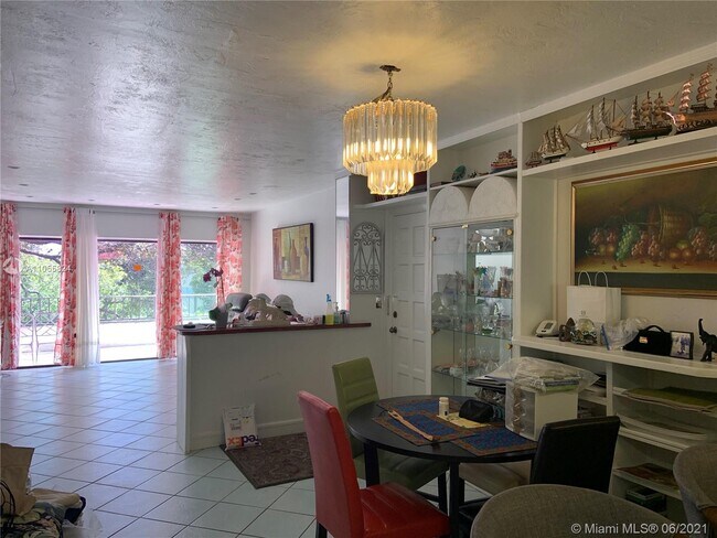 Foto del edificio - 6060 S Falls Cir Dr