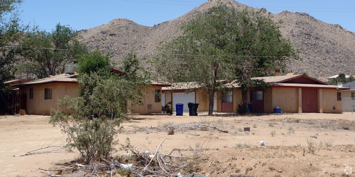 Building Photo - 15783 Rancherias Rd