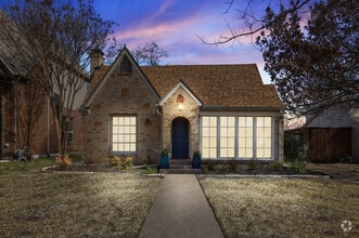 Building Photo - 7115 La Vista Dr