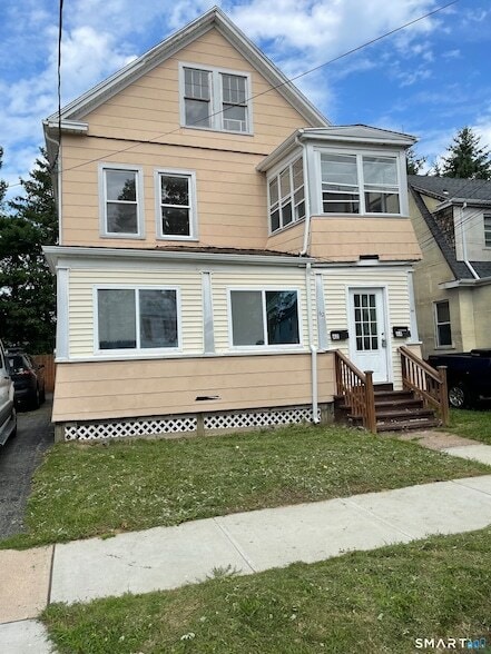 Building Photo - 64 Glemby St