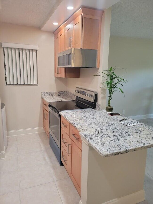 Building Photo - 588 Trace Cir