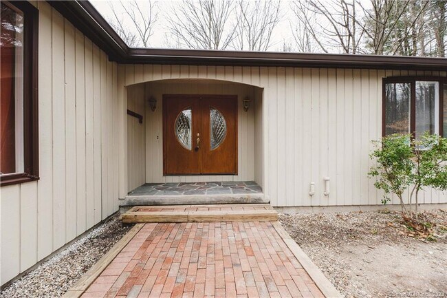 Building Photo - 3 Deer Run Rd