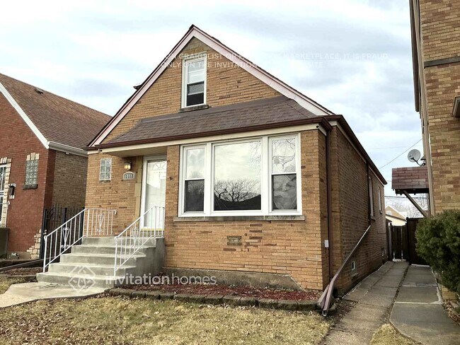 Building Photo - 6844 W Dickens Ave