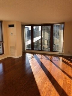 Building Photo - 200 N Dearborn St