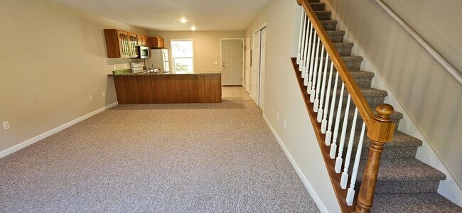 Foto del edificio - 225 Upper Pleasant Valley Rd