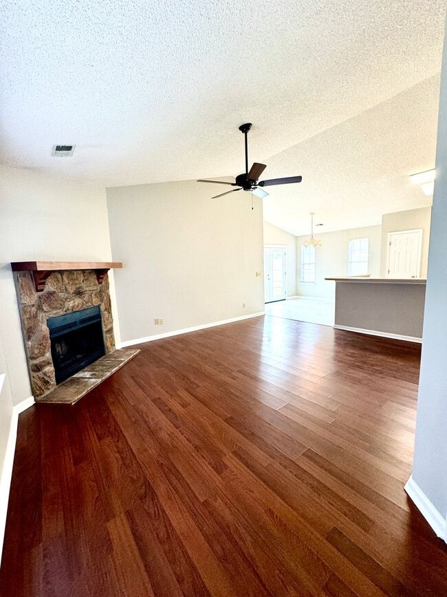 Foto del edificio - Charming two bedroom, two bathroom home at The Lakes in North Charleston!