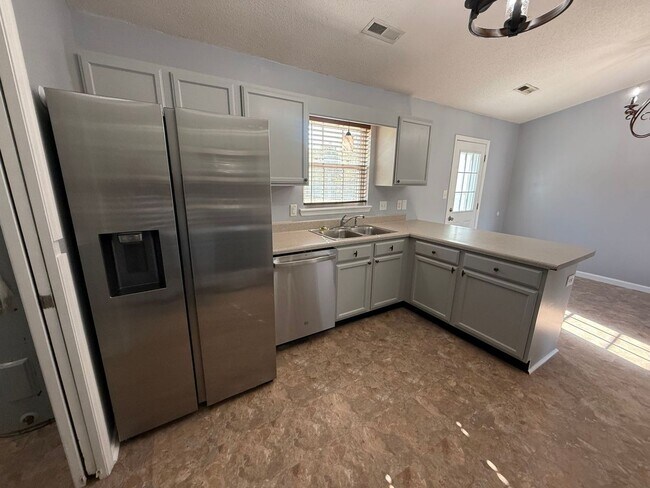 Foto del edificio - 3 bedroom, 2 bath House