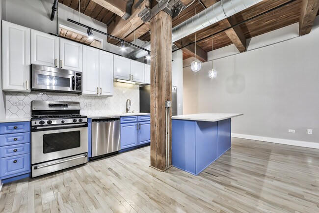 Building Photo - 1500 W Monroe St