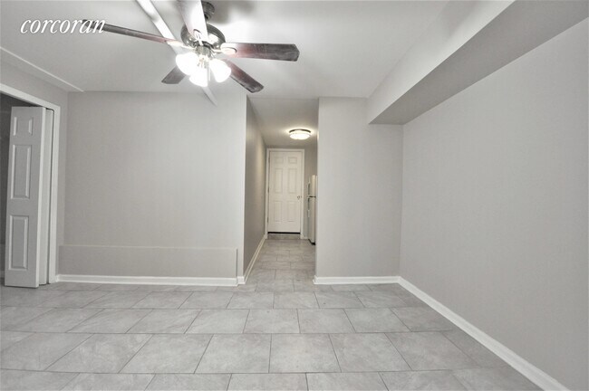 Building Photo - 947 Winthrop St